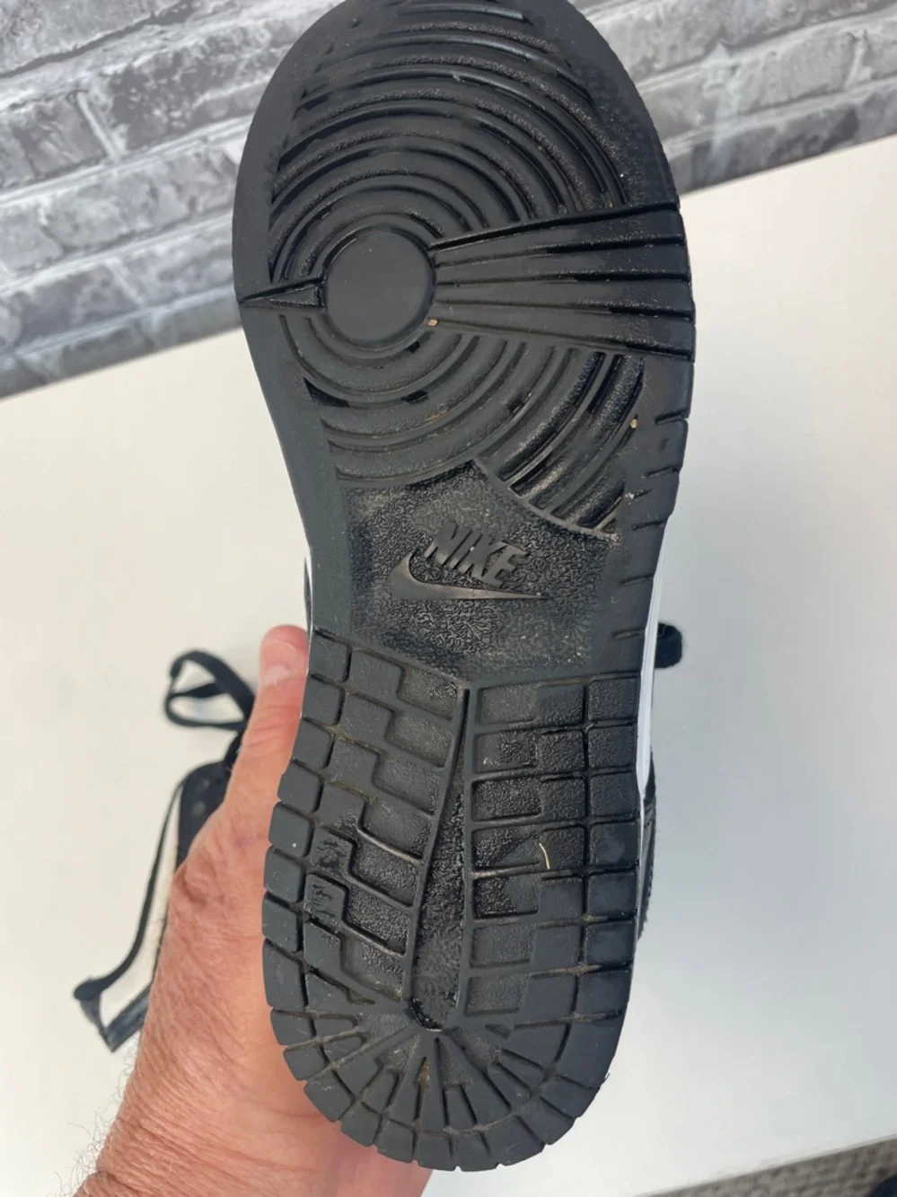 Nike Kids‎ Black and White Low-Top Sneakers